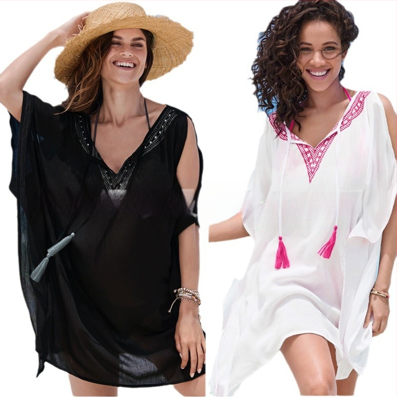 Siuvinėta šifoninė pliažo palaidinė su geometriniu raštu, laisvas kirpimas, V kaklo iškirptė, poliesteris