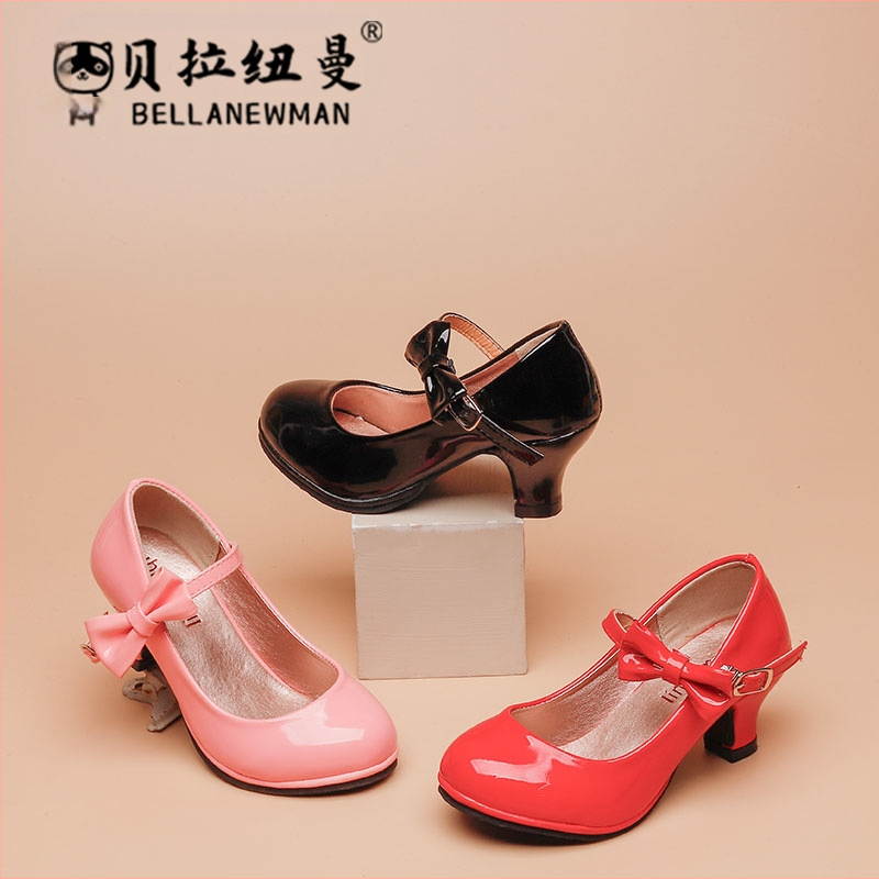 Meitenēm paredzētas princese kurpītes ar augstu papēdi, mākslīgā PU augšdaļa, PU iekšējā zole, plastmasas zole, sprādzes aizdare, rokām darinātas, pavasaris un rudens