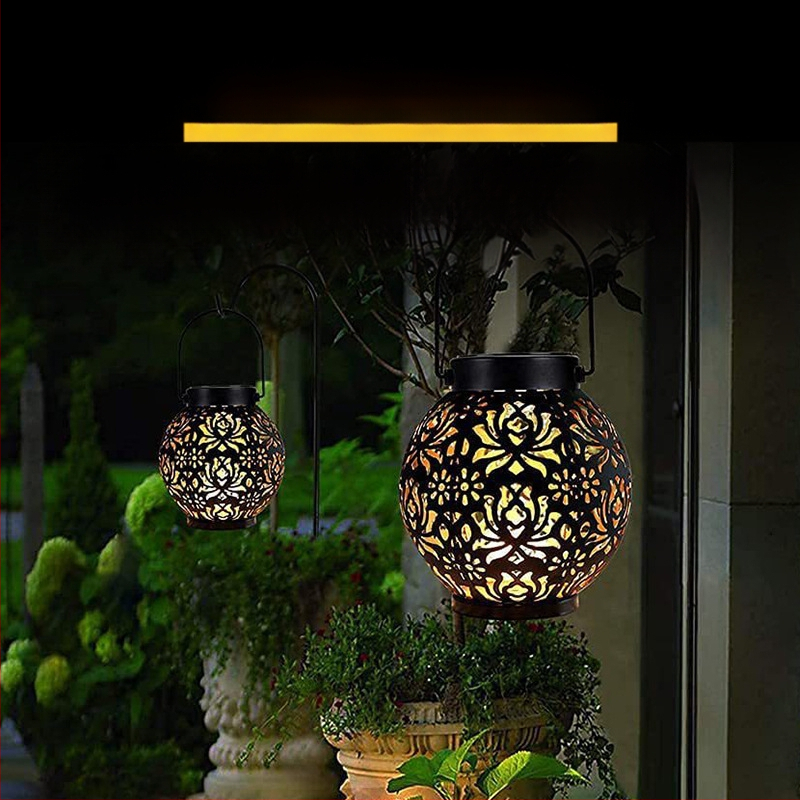 Кован железен соларен фенер с ажурна топковидна тиква – LED топло светлина, IP44, за външен двор