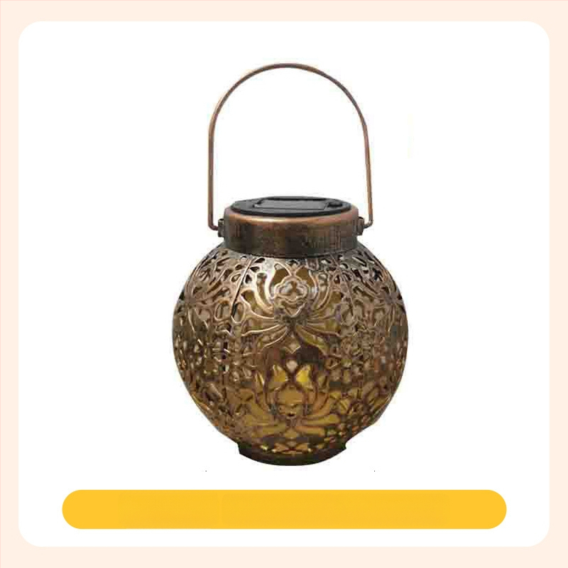 Кован железен соларен фенер с ажурна топковидна тиква – LED топло светлина, IP44, за външен двор