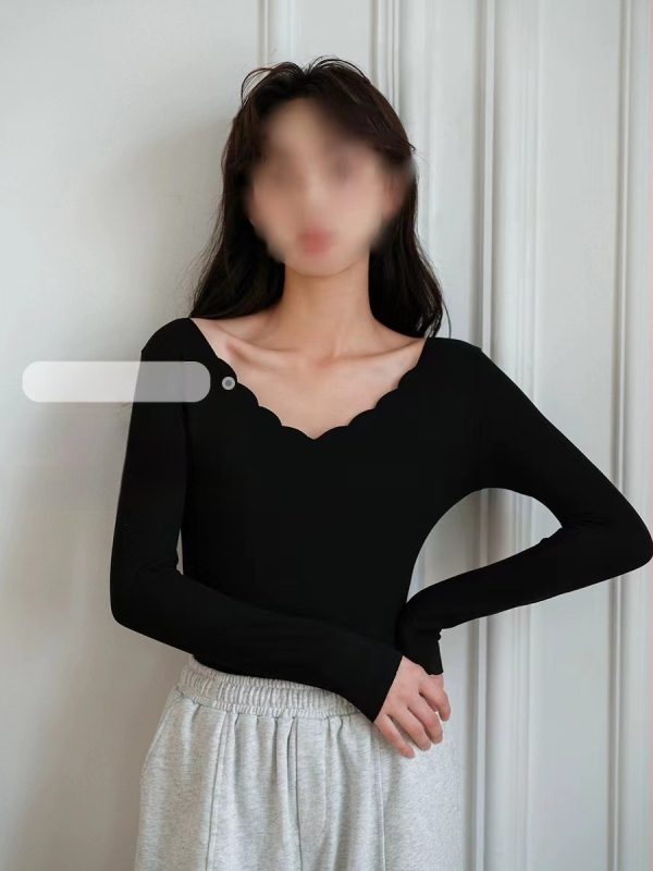 Дамски термален комплект De Velvet с флисово подложение, двойнослоен полиестер, плътност 201-250 g/m2, V-образно деколте, дълги ръкави и панталони