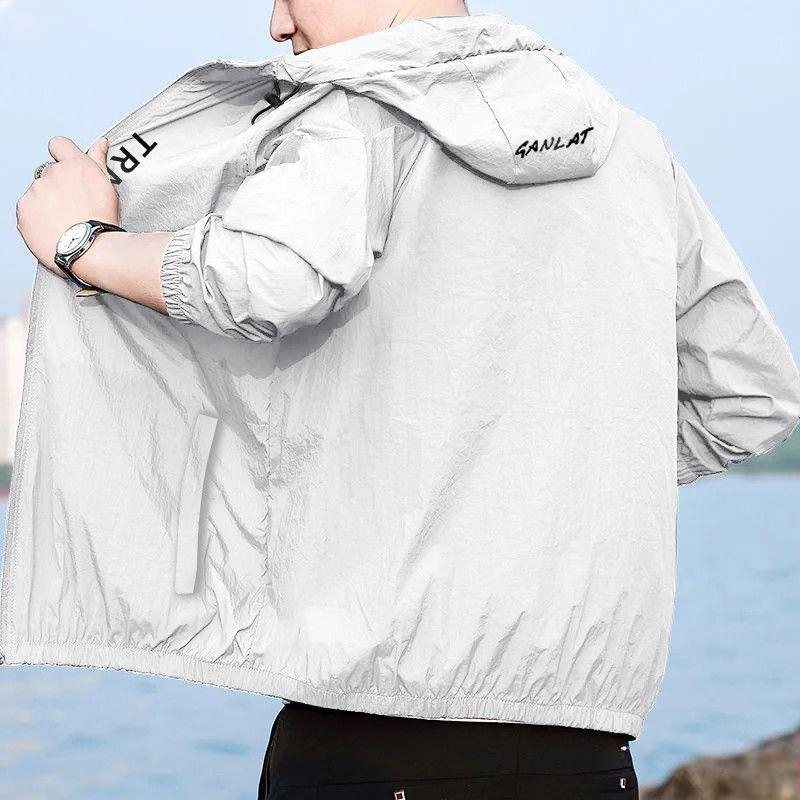 UV ochranná kapucňová bunda, voľný strih, dlhé rukávy, krátka dĺžka 40–50 cm, vlnená látka