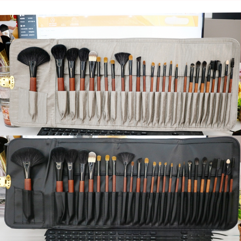 Σετ 26 πινέλων μακιγιάζ από τρίχες ζώων με ξύλινα χερούλια, μακριές λαβές, περιλαμβάνονται πινέλα σκιάς ματιών