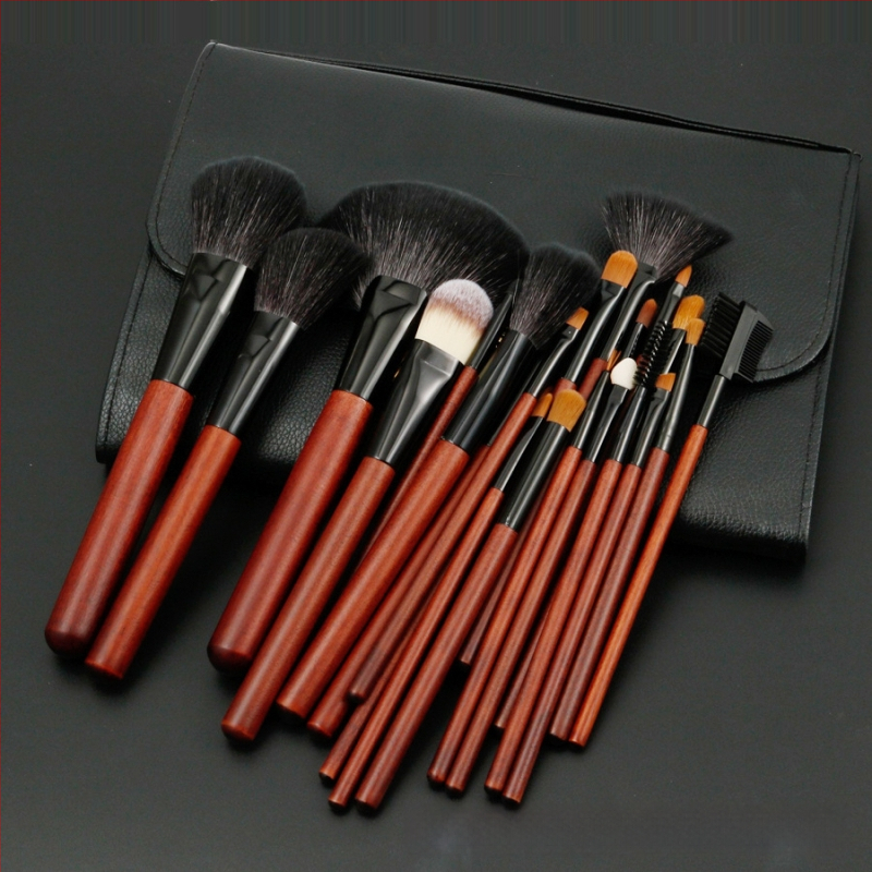 Σετ 26 πινέλων μακιγιάζ από τρίχες ζώων με ξύλινα χερούλια, μακριές λαβές, περιλαμβάνονται πινέλα σκιάς ματιών