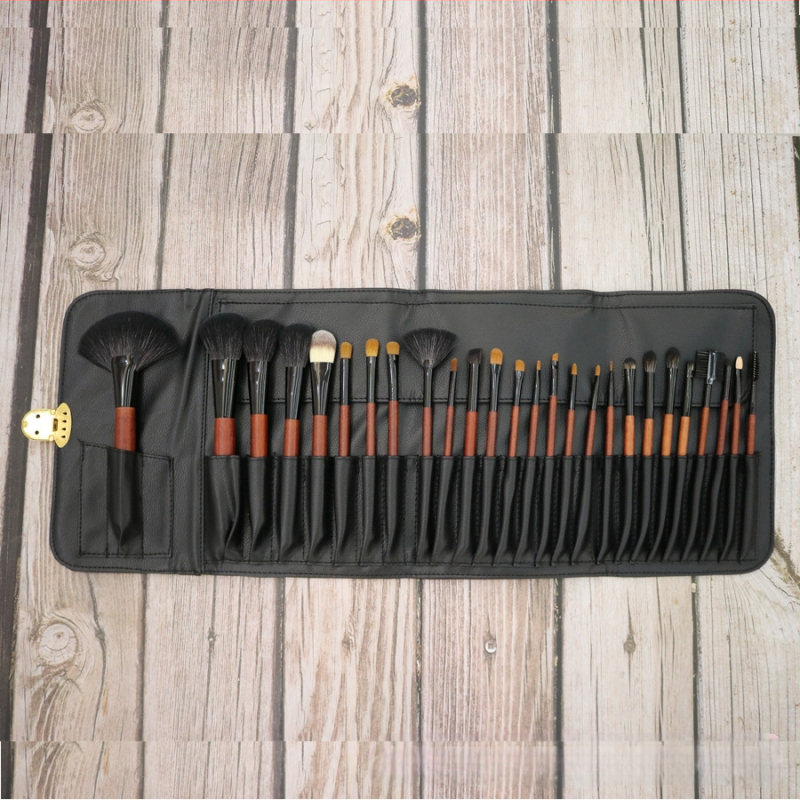 Σετ 26 πινέλων μακιγιάζ από τρίχες ζώων με ξύλινα χερούλια, μακριές λαβές, περιλαμβάνονται πινέλα σκιάς ματιών