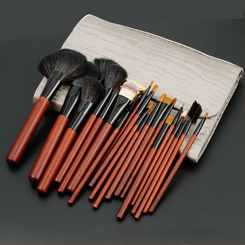Σετ 26 πινέλων μακιγιάζ από τρίχες ζώων με ξύλινα χερούλια, μακριές λαβές, περιλαμβάνονται πινέλα σκιάς ματιών