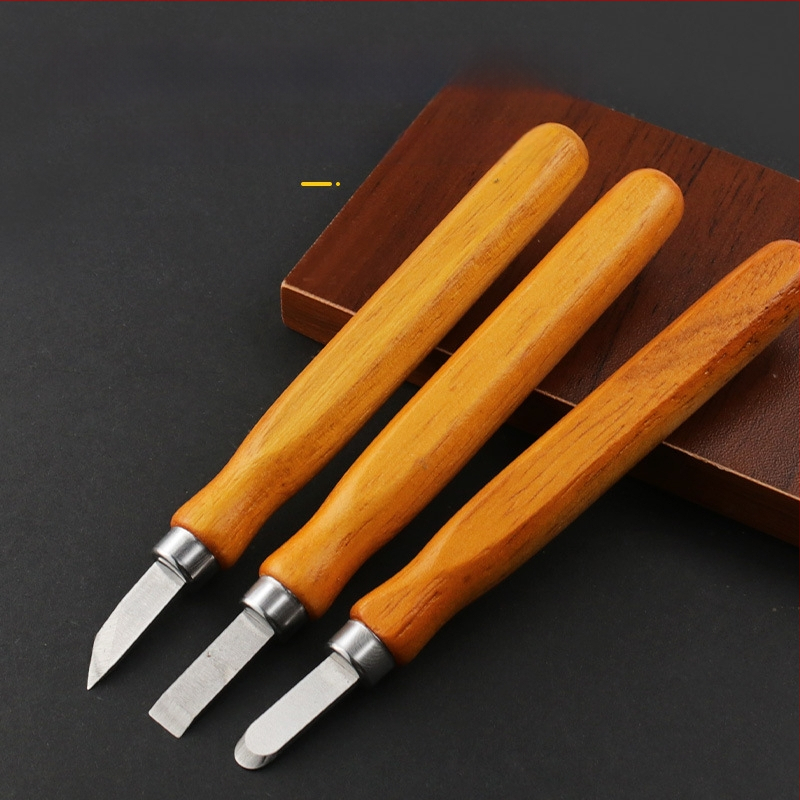 Journalists medžio drožybos įrankių rinkinys – riešutmedžio drožybos peilis, maketė, medžio šlifavimo peilis, šaukštų peilis, pjūvių apsauginės pirštinės