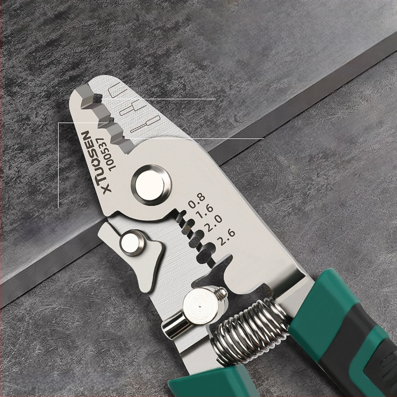 Višestruki alat za optička vlakna – uklanjanje izolacije, hvatanje, rezanje i oblikovanje, s oštrim vrhom