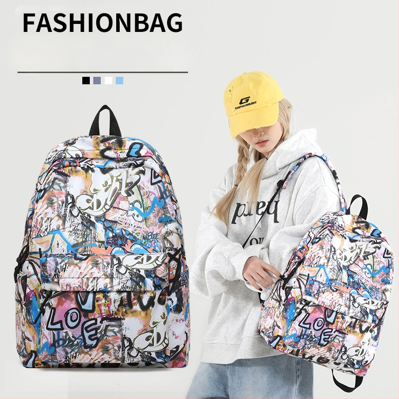 Σακίδιο πλάτης με μοτίβο γκράφιτι — ανθεκτικό υλικό, αναπνεύσιμο, μοντέρνο και στιλάτο στυλ, κυρτός ιμάντας ώμου, πολυεστερική επένδυση, Άνοιξη 2025