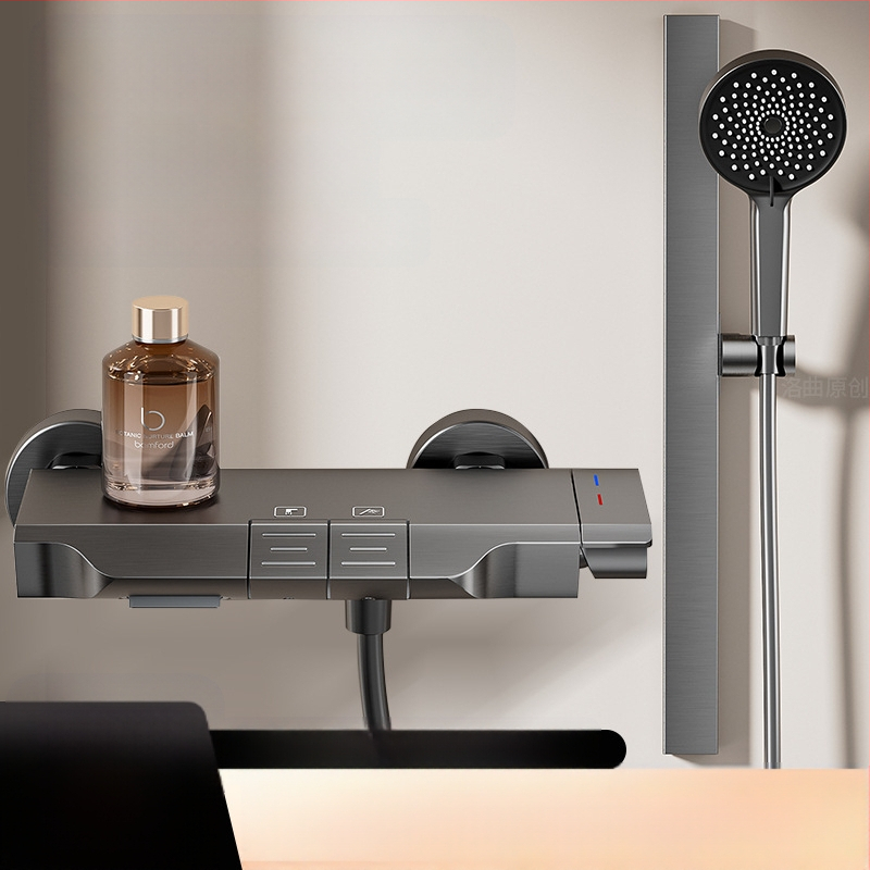 Vonios maišytuvas ir dušo komplektas su kvadratine dušo galvute, iš space aluminum, anodizuotas paviršius ir pastovios temperatūros funkcija.