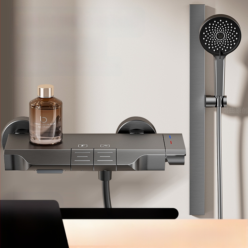 Vonios maišytuvas ir dušo komplektas su kvadratine dušo galvute, iš space aluminum, anodizuotas paviršius ir pastovios temperatūros funkcija.