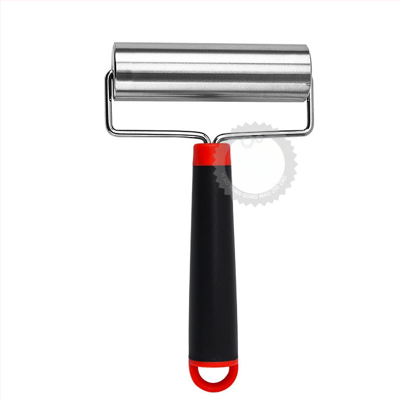 Ąžu medienos tešlos ritinimo volas – rankinis, skirtas tešlos lakštams, šiuolaikiško minimalistinio stiliaus