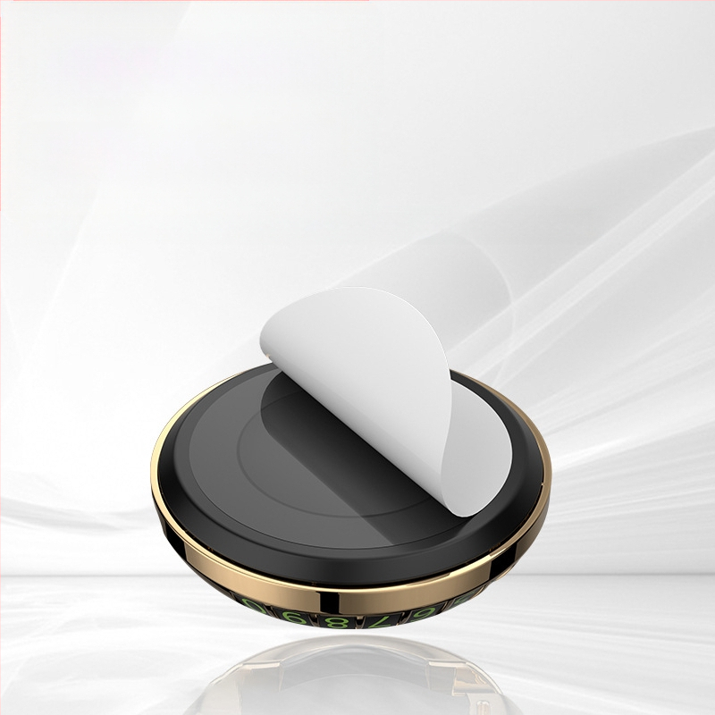 Automobilio neslystantis kilimėlis su šachmatų raštu, telefono laikiklis ir saugojimo kilimėlis prietaisų skydelyje; PVC medžiaga, pritaikymas, logotipo spausdinimas