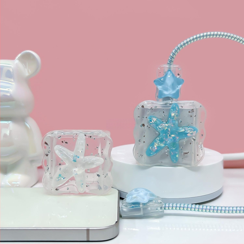 Carcasă protector TPU cristal pentru încărcător Apple și cablu USB-C pentru iPhone 15, antișoc, relief 3D, personalizabil