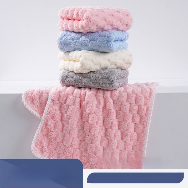 Veido rankšluostis iš koralų fliso – storintas, 80–100 g, paprastas audinys, 8020 poliesteris, odai draugiškas