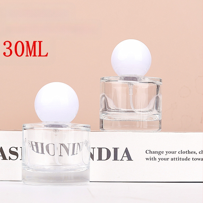 Стъклена бутилка за спрей парфюм, изработена чрез формиране на бутилки; лицензирано частно етикетиране; Марка: Makeup shopkeeper; Опаковка: ниво 2.