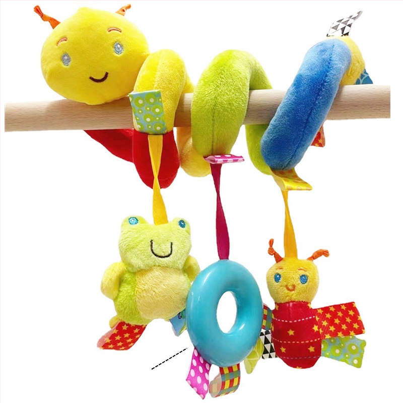 Pliušinis kūdikio lovytėje kabinamas žaislas su etiketėmis, 0–3 metų – lavina pojūčius, regą ir rankų–akių koordinaciją