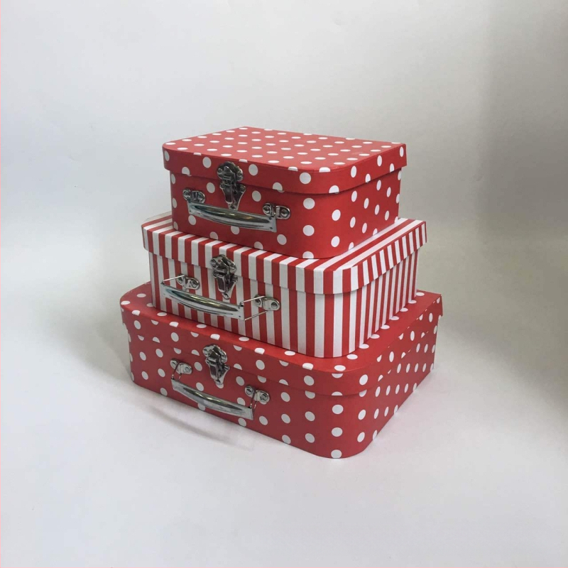 Сватбена подаръчна кутия за цветя с вечни цветя – Европейски ретро стил, преносим комплект от три куфара (модели W9844–W9847) с подаръчна опаковка