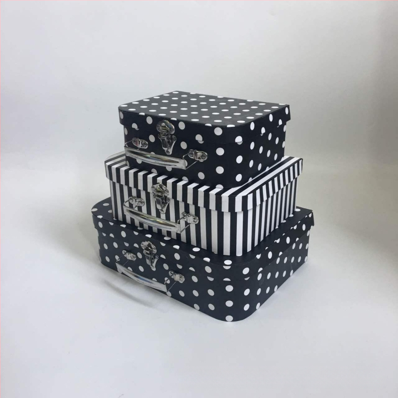 Сватбена подаръчна кутия за цветя с вечни цветя – Европейски ретро стил, преносим комплект от три куфара (модели W9844–W9847) с подаръчна опаковка