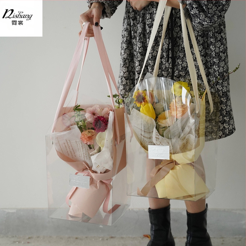 Kvadratinė skaidri PVC puokštės dėžutė su rankena, skirta dovanų ir gėlių įpakavimui, Modelis 07766, PVC + kartonas, 120 vnt dėžėje