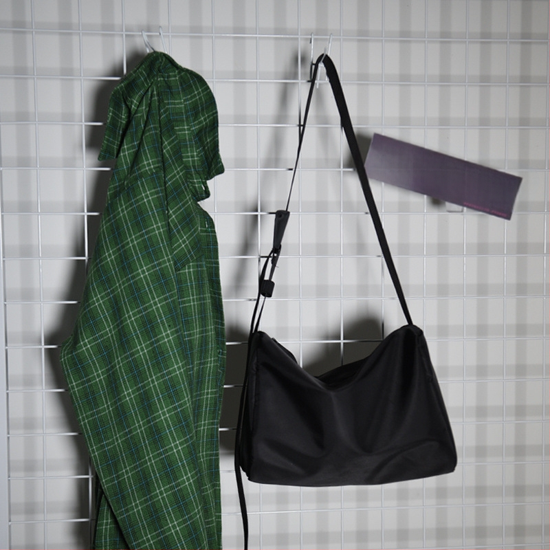 Vyrų pečių rankinė, poliesterio medžiaga su poliesterio pamušalu, kasdienė crossbody skirta verslo kelionėms, 2025 m. pavasaris