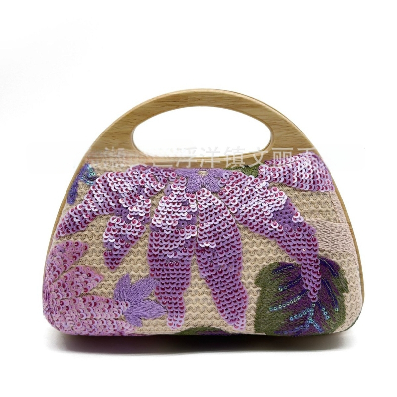 Sieviešu salmu rokassoma ar izšuvumu un pailītēm, maza horizontāla kvadrāta forma, PU oderējums, iekšējais telefona kabatiņa, atvērta augšdaļa, pavasaris 2025