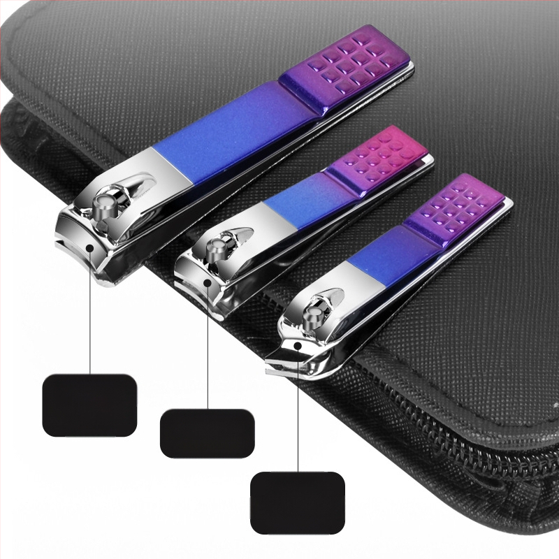 Σετ περιποίησης νυχιών 18 τεμάχια με διαβαθμισμένο φινίρισμα, περιλαμβάνει νυχοκόπτη, τσίμπες για πετσάκια, κόφτη νεκρού δέρματος και εργαλεία ποδιών; Υλικά: ανοξείδωτος χάλυβας + χάλυβας άνθρακα; OEM μάρκα; βάρος 230 g