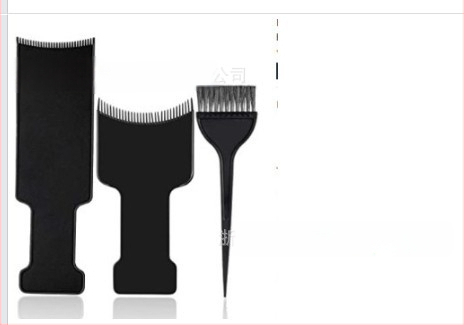 Комплект за боядисване на коса с плоски и разреждащи ножици (30 зъба), дъска за боядисване, четка, ръкавици, ушни протектори и шал; зъби 30, разреждане 25-30, тегло 350 г