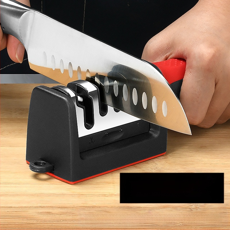 Tryjų pakopų rankinis peilių šlifuoklis su kilpele, neslystančia baze, skirtas virtuvės peiliams ir žirklėms, iš aukšto anglies plieno