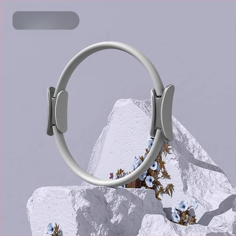 Pilates žiedas – TPE medžiaga – Flame prekės ženklas – kojų pasipriešinimo pratimai – nugaros raumenų treniruotė