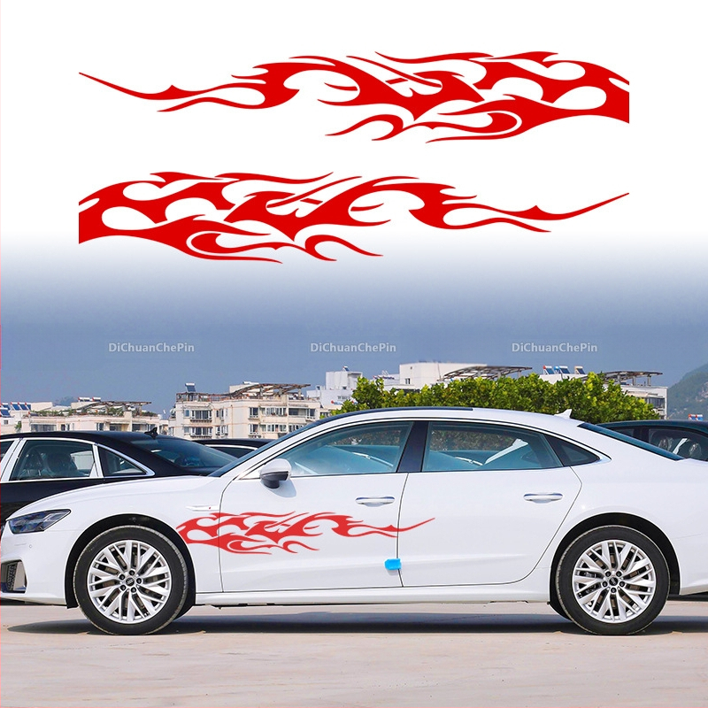 Kasusi automašīnas korpusa uzlīme – līmējoša, ģeometrisks liesmas motīvs, dekorācijai uz visas sānu puses