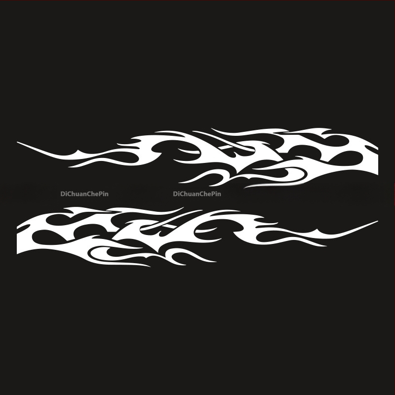 Kasusi automašīnas korpusa uzlīme – līmējoša, ģeometrisks liesmas motīvs, dekorācijai uz visas sānu puses