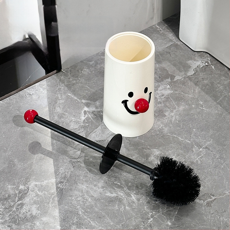 Tualeto šepetėlių rinkinys su ilga rankena, be mirusių kampų, šypsenos dizainas; Medžiaga: plastikas; Prekės ženklas: Win-win; Pakuotė: kartonas.