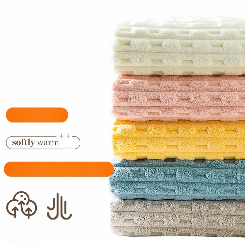 Koralinio fliso rankšluostis su džakardo apdaila, 150D, svoris 200–300 g, namų naudojimui