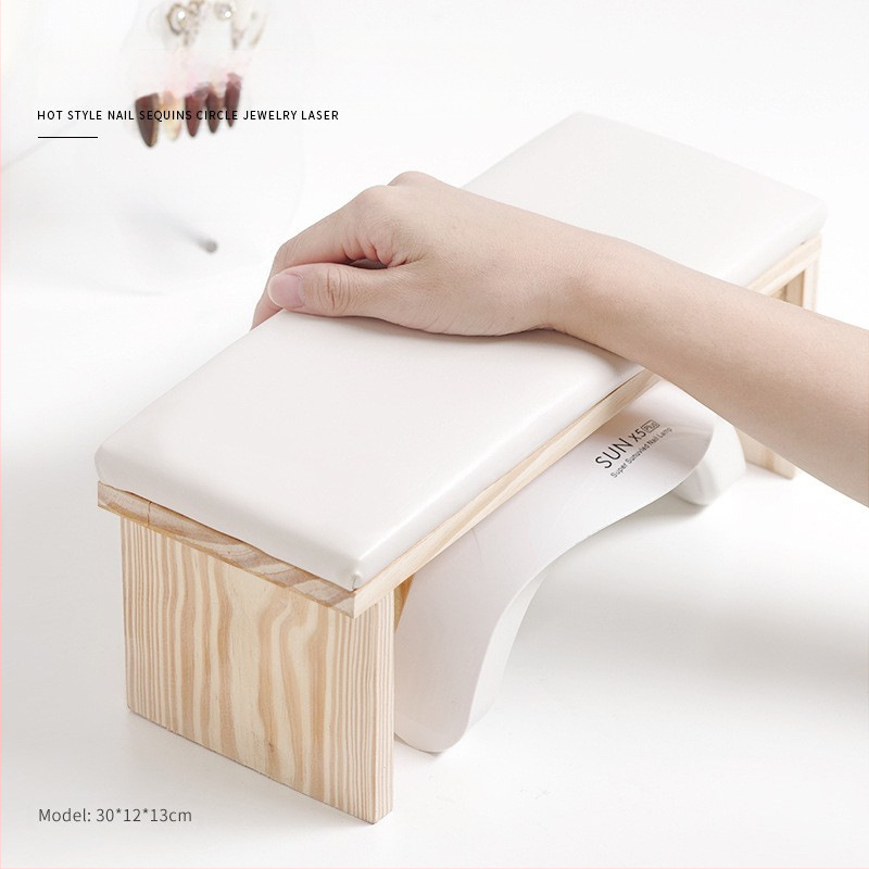 Ξύλινο μαξιλαράκι χεριού για μανικιούρ – μινιμαλιστικό φυσικό ξύλο, μοντέλο Nail Log Hand Pillow, 750 g, διάρκεια ζωής 3 ετών