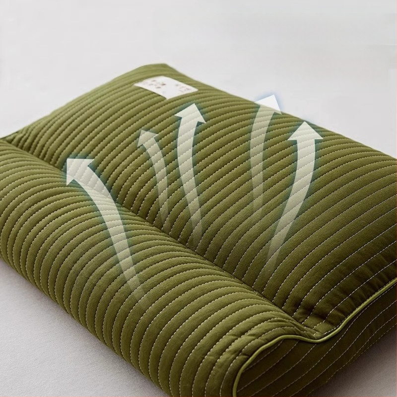 Grikšķu spilvens ar cietu kodolu kakla aizsardzībai, pildījums no grikšķiem, 100% kokvilnas pārvalks, taisnstūra forma, vienai personai, iekļauts spilvena pārvalks