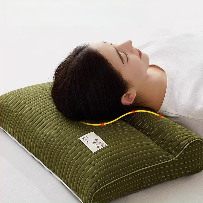 Grikšķu spilvens ar cietu kodolu kakla aizsardzībai, pildījums no grikšķiem, 100% kokvilnas pārvalks, taisnstūra forma, vienai personai, iekļauts spilvena pārvalks