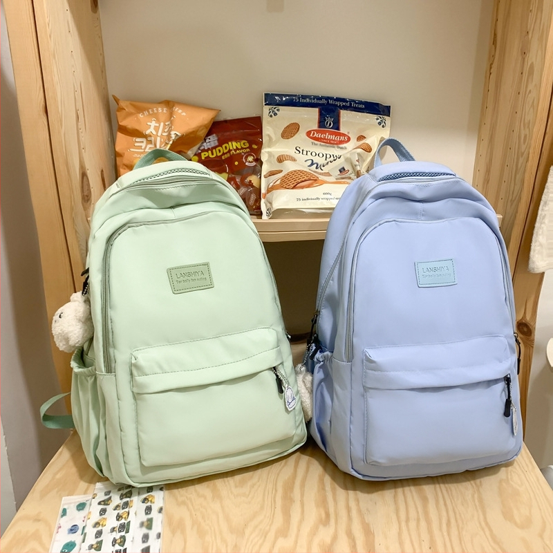 Νάιλον σχολική τσάντα με διαπνοή, αδιάβροχη, ελαφριά κατασκευή, καμπύλους ιμάντες ώμου και προστασία της σπονδυλικής στήλης