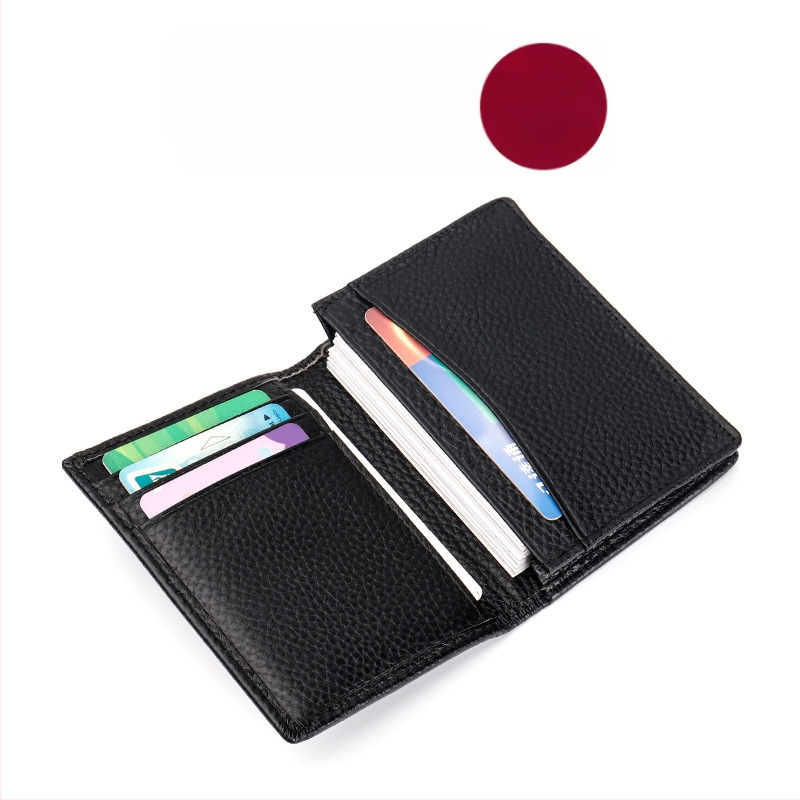 Ādas vizītkartes maciņš ar svītra rakstu, 1 kartes nodalījums, ūdensizturīgs iekšējais slānis no sintētiskās ādas