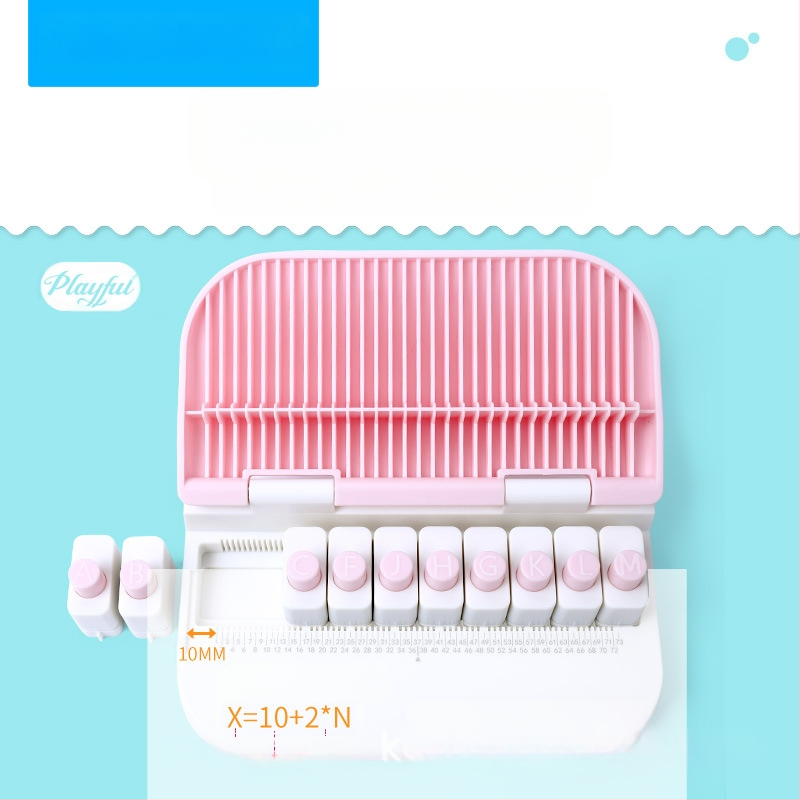 Μηχανή ανάγλυφης αποτύπωσης γραμμάτων με σετ 26 γραμμάτων (Μάρκα Kw-trio/Kedeyou; Μοντέλο YHJ-ZM Powder; Πάχος διάτρησης: 3; Αριθμός οπών: 4; Μέθοδος διάτρησης: Χειροκίνητη)