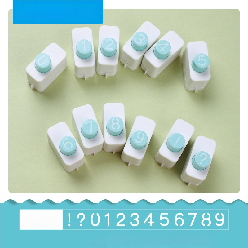 Μηχανή ανάγλυφης αποτύπωσης γραμμάτων με σετ 26 γραμμάτων (Μάρκα Kw-trio/Kedeyou; Μοντέλο YHJ-ZM Powder; Πάχος διάτρησης: 3; Αριθμός οπών: 4; Μέθοδος διάτρησης: Χειροκίνητη)