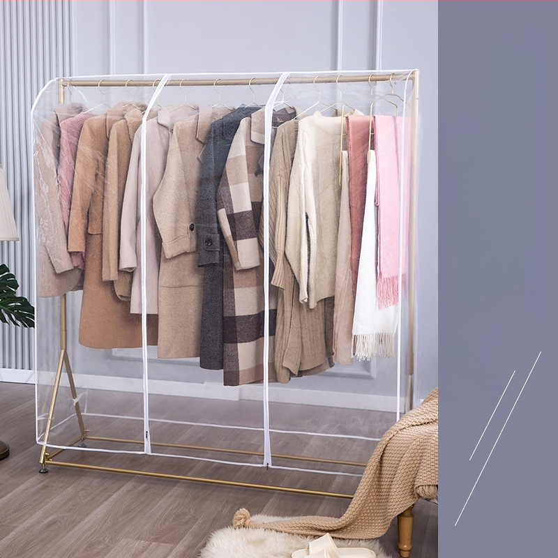 Stāvošs drēbju pakaramais ar putekļu aizsargājošu vāciņu un karāmo somu, pastoral stils, aizsardzība pret putekļiem