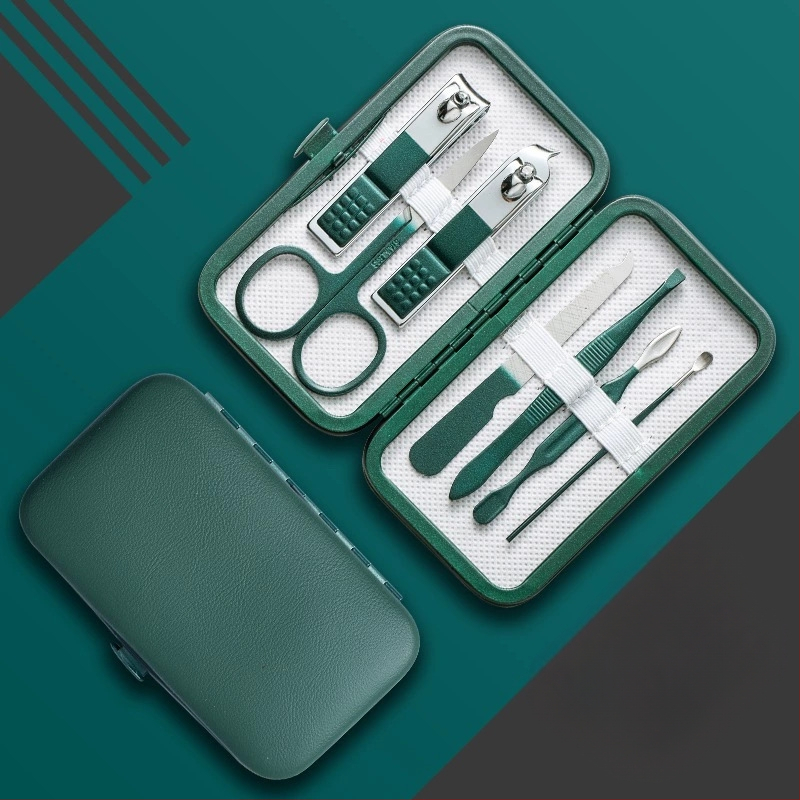 18-частов преносим комплект за маникюр – ножици за нокти и инструменти; материали: неръждаема стомана с електроплатина и въглеродна стомана; дизайн: преносим, плоска уста, наклонен дизайн; мултифункционални пинсети