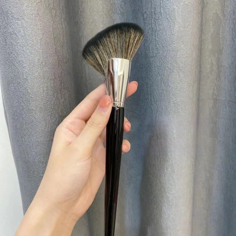 Mapina Πινέλο Highlight/Contour Προσώπου – 1 τεμάχιο, συνθετικές τρίχες