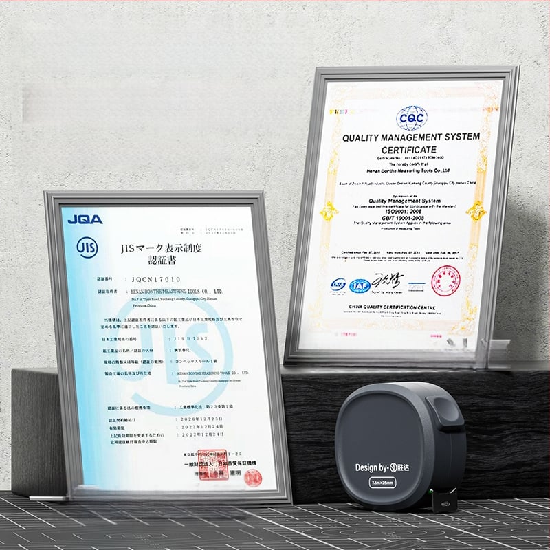 Sava užrakinama matavimo juostelė su plienine juosta, sustiprintas dizainas, atsparus korpusas, fluorescencinė juosta