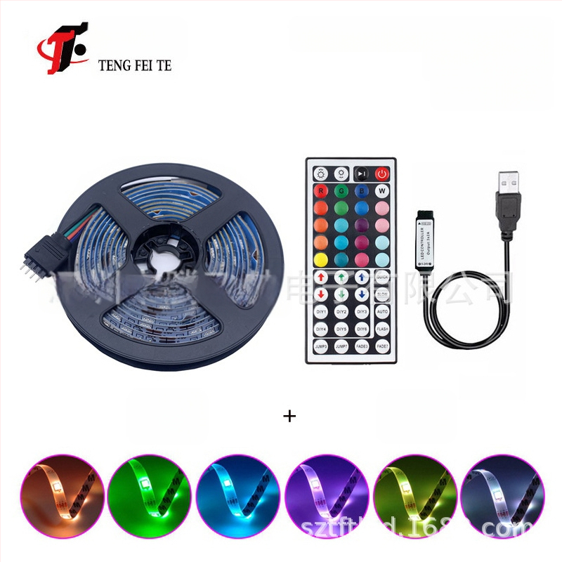 RGB LED juostelė su 30 LED 5050, įėjimo įtampa 5V, 24 mygtukų nuotolinio valdymo pultas ir Bluetooth programos valdymas, 120° spindulys