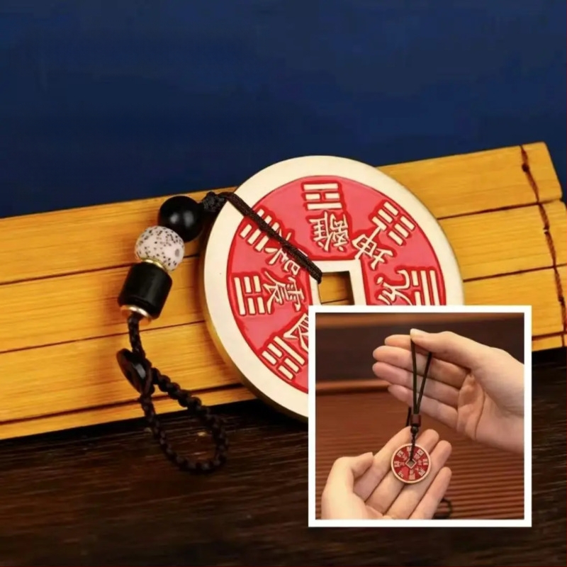 Misiņa kulons ar antīkām monētām dizainu, Bagua amulets un cinnabar akcenti, universāls