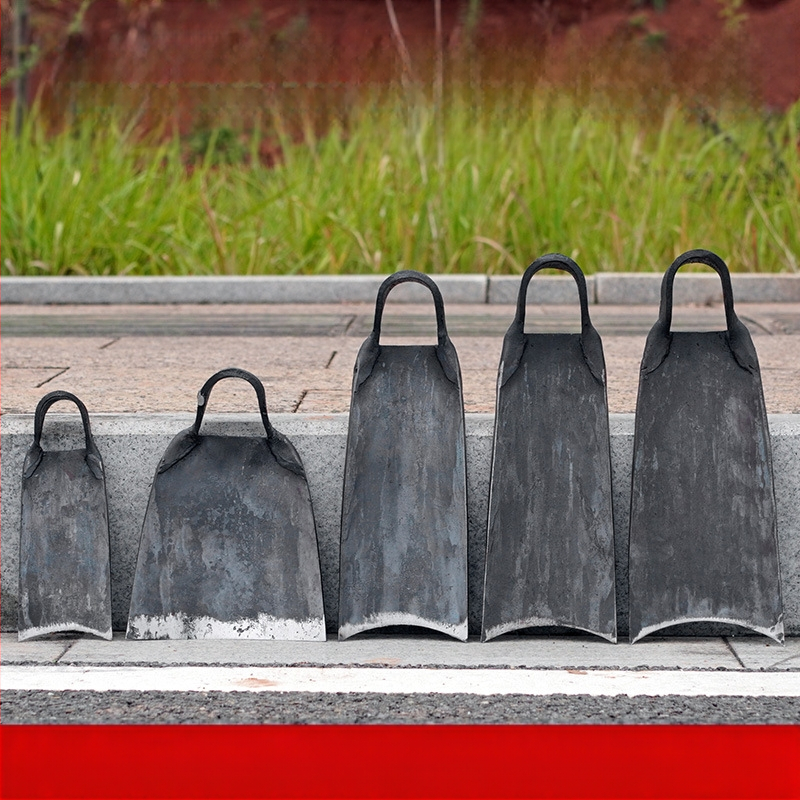 Sodo įrankis – plokštė iš mangano plieno, rankų kalimas, senovinės kilmės dizainas, platus ašmenys sodui ir žemės darbams