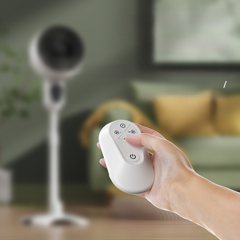 USB stovintis ventiliatorius su nuotolinio valdymo, osciluojantis, bešepalinis variklis, laikmatis 2–8 val., didelis oro srautas