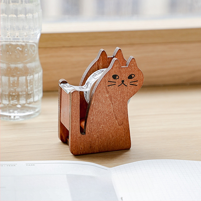 Medinė stalinė juostos pjaustymo priemonė, mažo gyvūno formos, retro stilius, juostai iki 48 mm pločio